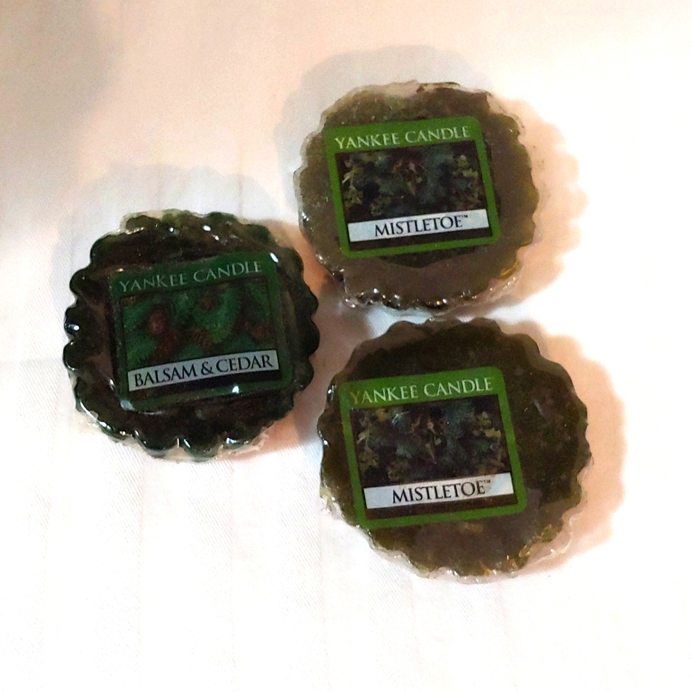 NEW * SET OF 3 * YANKEE CANDLE * TARTS * BALSAM & CEDAR * MISTLETOE